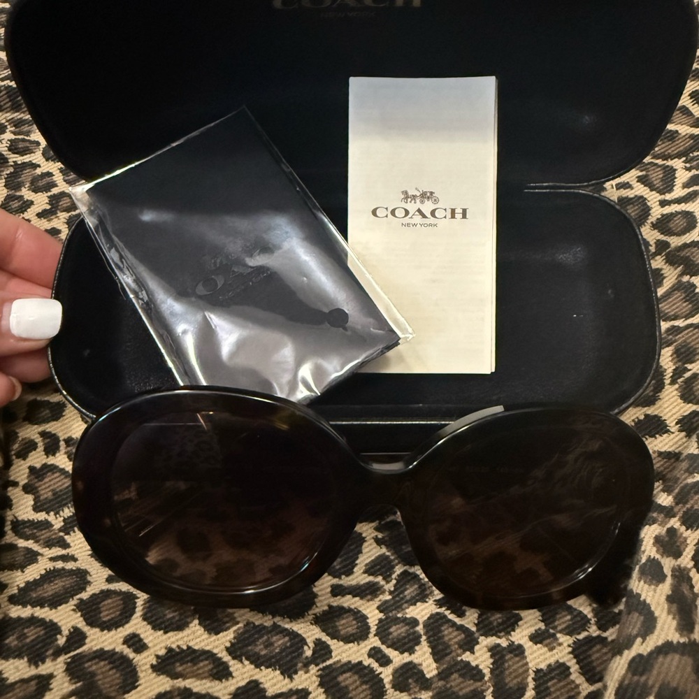 COACH Women's Round Sunglasses in Dark Tortoiseshell